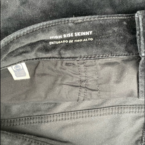 Universal Thread high rise skinny smooth and sculpts black pants - Picture 5 of 10